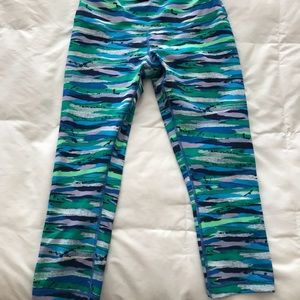 Lululemon wonder under crops